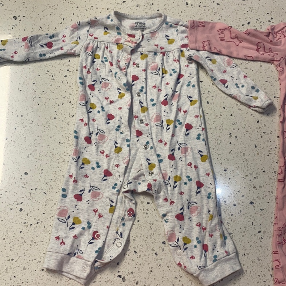 Carter’s one piece 6-9 months